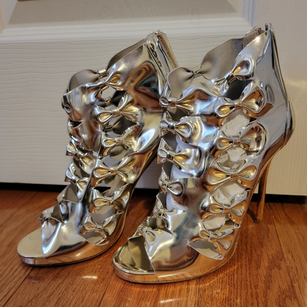 Oscar de la Renta heels